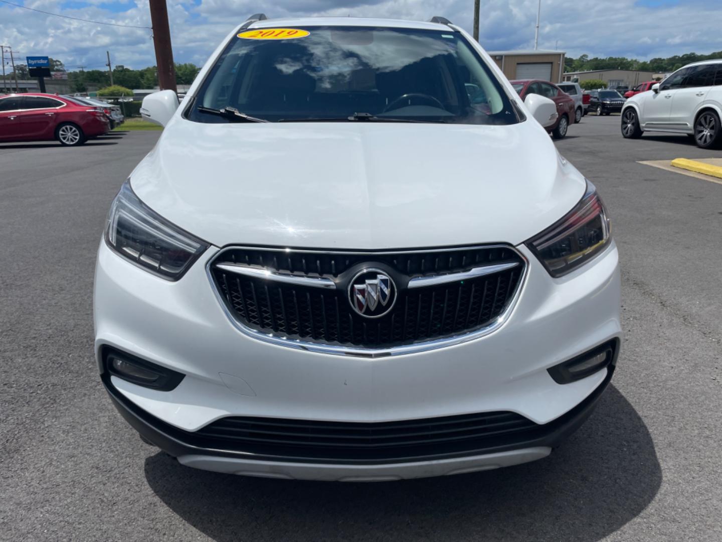 2019 White Buick Encore (KL4CJCSM7KB) with an 4-Cyl, Turbo, 1.4 Liter engine, Automatic, 6-Spd w/Overdrive and Shift Control transmission, located at 8008 Warden Rd, Sherwood, AR, 72120, (501) 801-6100, 34.830078, -92.186684 - Photo#2